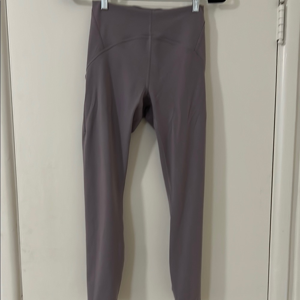 Lululemon Instill light Purple Leggings size 6, 25”, like new!